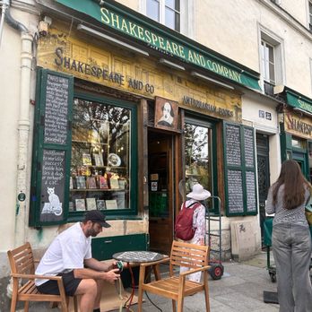 Shakespeare and Company - Bookstores Near Me - Paris, 75 Shakespeare and Company - Bookstores Near Me - Paris, 75