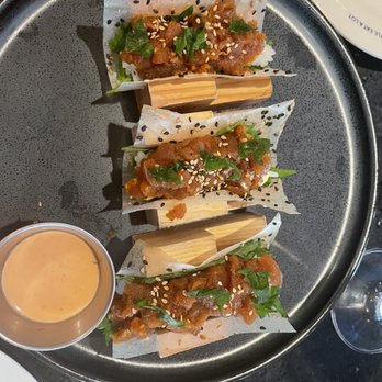 Earls Kitchen + Bar - Spicy tuna tacos with mango! - New American Near Me - Somerville, Massachusetts