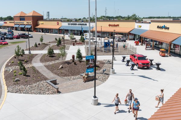 Albertville Premium Outlets by null