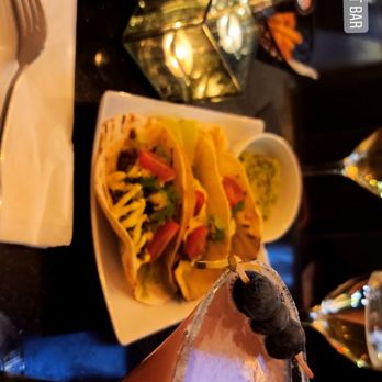 690 Park Restaurant Bar & Lounge - Carne asada steak tacos and lemon berry martini - Chicken Wings Near Me - Cliffside Park, New Jersey