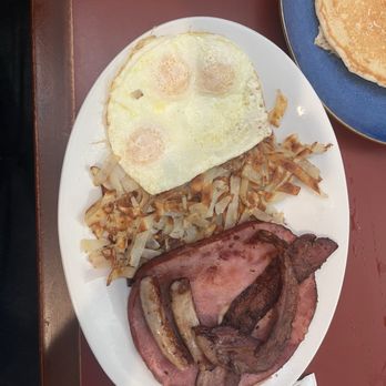 Highlander - Highlander breakfast plate - Bars Near Me - Ashford, Washington Highlander - Highlander breakfast plate - Bars Near Me - Ashford, Washington