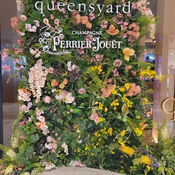Queensyard - In the hall - Modern European Near Me - New York, New York