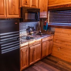 Eagles Rest RV Park & Cabins