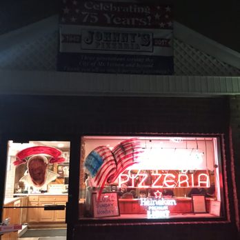 Johnny's Pizzeria - Front entrance - Pizza Near Me - Mount Vernon, New York