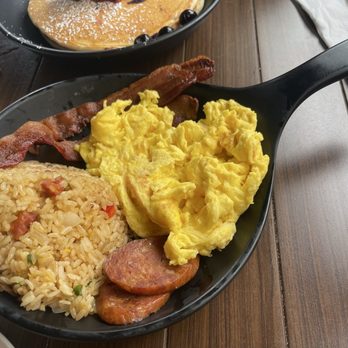 Kayak Cafe - Kayak Cafe: Kayak Morning Plate with Crispy Bacon, Portuguese Sausage, Scrambled Eggs, and Fried Rice - Pizza Near Me - Honolulu, Hawaii