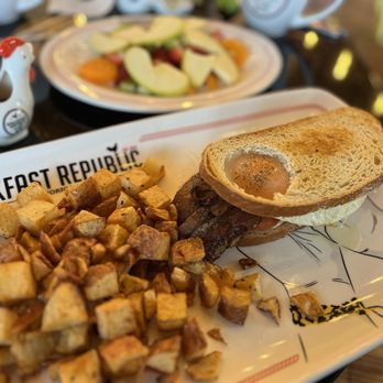 Breakfast Republic - Breakfast Sammie - Breakfast & Brunch Near Me - Los Angeles, California