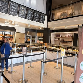 Porto's Bakery & Cafe - Bakeries Near Me - Glendale, California