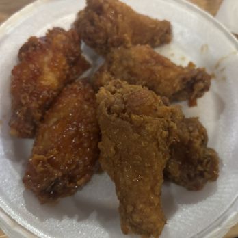 Korean Seoul - Sweet and spicy wings side by side with the soy garlic - Korean Near Me - Virginia Beach, Virginia Korean Seoul - Sweet and spicy wings side by side with the soy garlic - Korean Near Me - Virginia Beach, Virginia