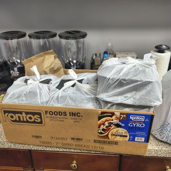 Evri Greek Eats - They packed everything so well and even gave me a huge box to make it easier to carry back to the office - Greek Near Me - Kernersville, North Carolina Evri Greek Eats - They packed everything so well and even gave me a huge box to make it easier to carry back to the office - Greek Near Me - Kernersville, North Carolina