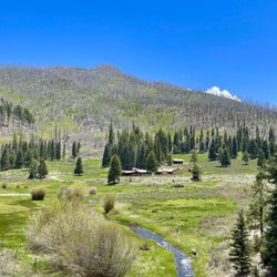 Las Conchas Trailhead - Across the trailhead, beautiful views