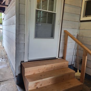 DaBella - The windows are more than an inch out from the siding - Roofing Near Me - West Valley City, Utah