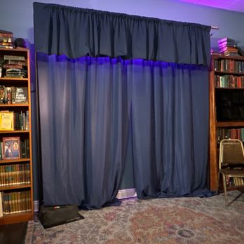 The Glendale Room - a living area with bookshelves and a tv - Venues & Event Spaces Near Me - Glendale, California The Glendale Room - a living area with bookshelves and a tv - Venues & Event Spaces Near Me - Glendale, California