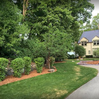 Just-In-Time Outdoor Services - ows a driveway leading to a house - Window Washing Near Me Just-In-Time Outdoor Services - ows a driveway leading to a house - Window Washing Near Me