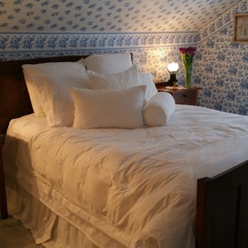 The Timbrook Guesthouse - The bluebird room - Bed & Breakfast Near Me - Columbus, Ohio The Timbrook Guesthouse - The bluebird room - Bed & Breakfast Near Me - Columbus, Ohio