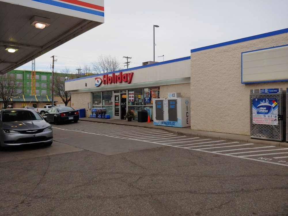 HOLIDAY STATIONS & STORES Updated April 2024 2199 University Ave W