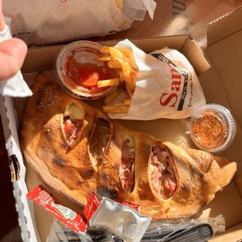 Santini's New York Style Deli - Calzone de Casa - Delis Near Me - Chantilly, Virginia Santini's New York Style Deli - Calzone de Casa - Delis Near Me - Chantilly, Virginia