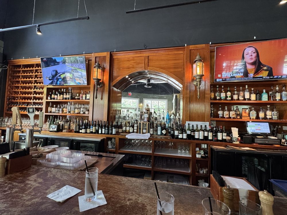 Crave Kitchen & Cocktails
