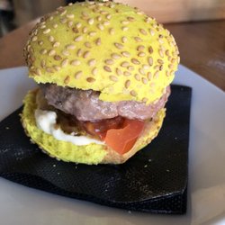 Puratapa - Mini Lamb burger tapa