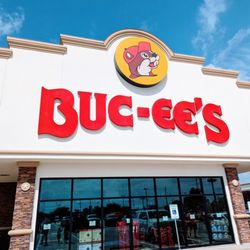 Buc-ee's - Outside