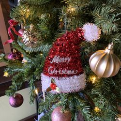 Chili Basil Thai - Christmas tree in lobby