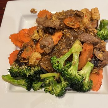 Salween Thai - Fried Woon Sen - Thai Near Me - Omaha, Nebraska Salween Thai - Fried Woon Sen - Thai Near Me - Omaha, Nebraska