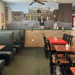 Armando's Italian Restaurant - Quiet little place, we got here as soon as they opened. It's very clean, organized and really worth coming into