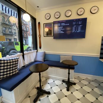 L'Avion Café - Themed Cafes Near Me - New York, New York