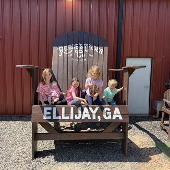 Reeces Cider - Fun outdoor activities and entertainment for kids. Large indoor area with lots of seating available. - Cideries Near Me - Ellijay, Georgia Reeces Cider - Fun outdoor activities and entertainment for kids. Large indoor area with lots of seating available. - Cideries Near Me - Ellijay, Georgia