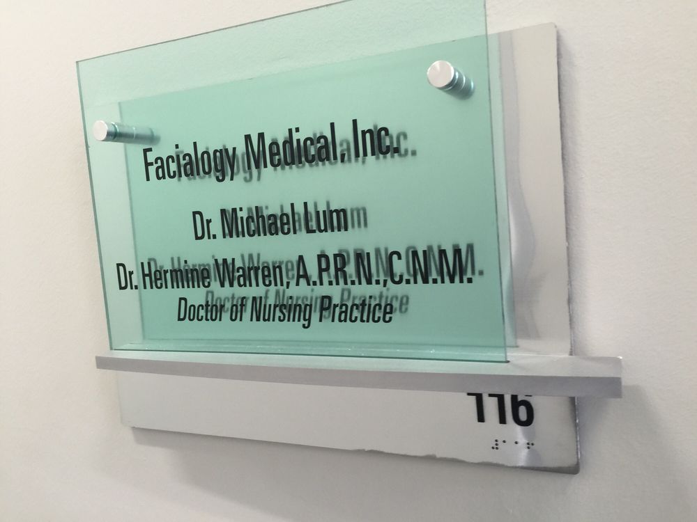 Facialogy Medical Logo