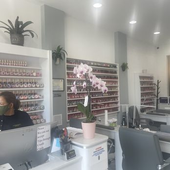 Daily Nails & Spa - Checking out - Nail Salons Near Me - Springfield, Virginia