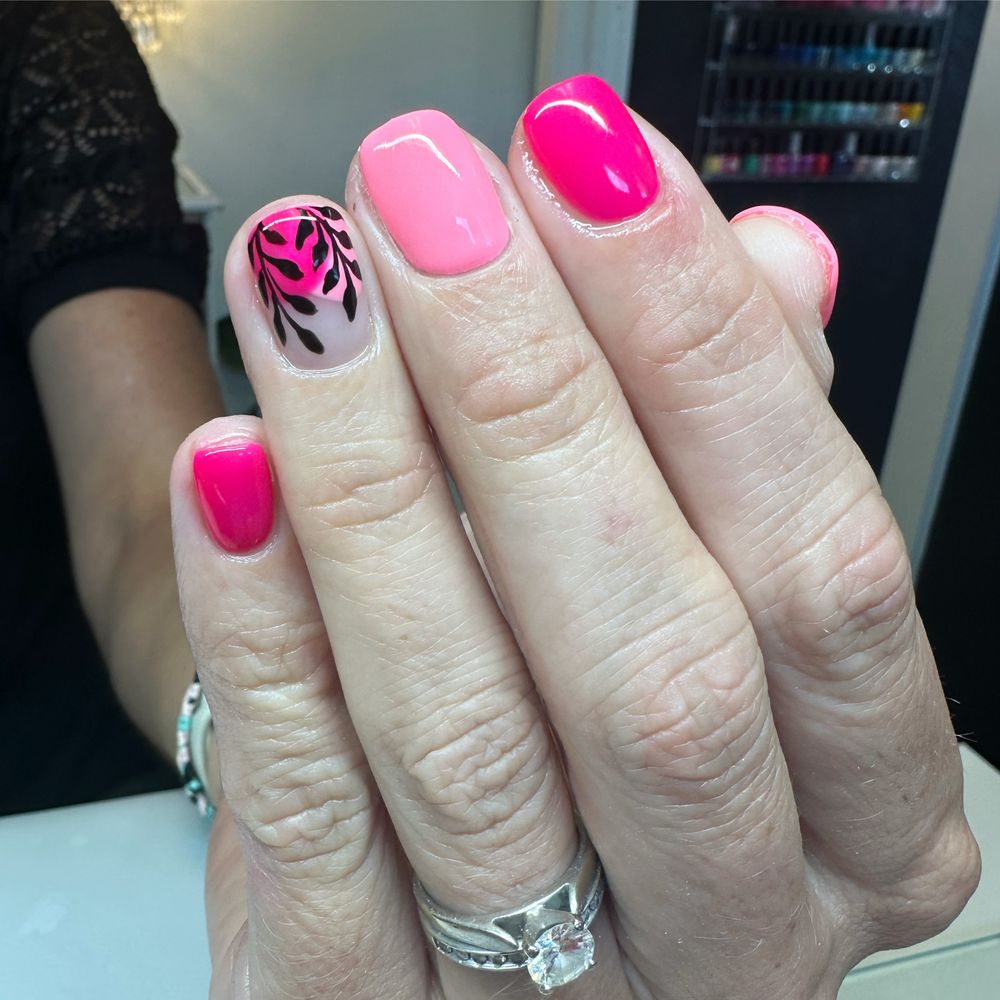 Lustre' Nail Studio Logo