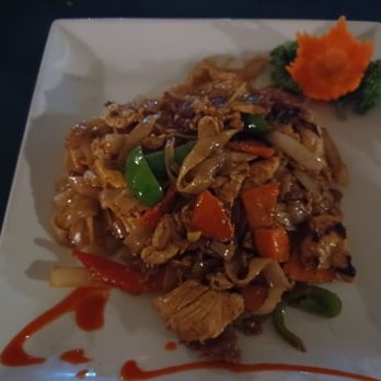 Jutamas Thai Restaurant - Drunken noodles - Thai Near Me - Hattiesburg, Mississippi