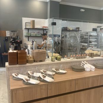 Lady Baker - Bakeries Near Me - Pembroke Pines, Florida