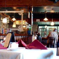 Atlantis Grill & Bar - Friendly atmosphere