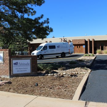 Altitude Physical Therapy - Boulder - front of building and parking lot - Physical Therapy Near Me - Boulder, Colorado