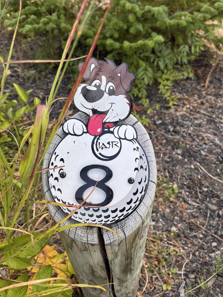 Wicky Ralph’s Ice Cream and Mini Golf Logo