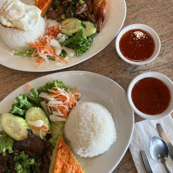 Com Tam Dat Thanh - Com tam ga nuong, chao tom, egg, cha (top) Com tam suong bo dai han & cha (bottom) - Vietnamese Near Me - San Jose, California