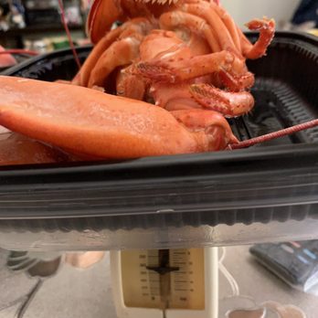 LuLu's Lobster & Wing Shack - Weight of lobster - Chicken Wings Near Me - Patchogue, New York