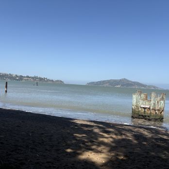 Gilligans Poke Shop - My beach view - Poke Near Me - Sausalito, California Gilligans Poke Shop - My beach view - Poke Near Me - Sausalito, California