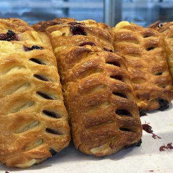 Paris Baguette - Coffee & Tea Near Me - Virginia Beach, Virginia