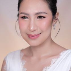 Nelsy Ernst Pro-Makeup Artist