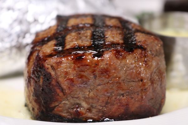 THE WONDER BAR STEAKHOUSE by null