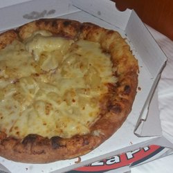 Smiley's - Pizza Hawai mit doppelt Käse ins Hotel liefern lassen.
