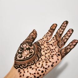 Mehenditation Henna and Home Decor - Elegant floral henna design!