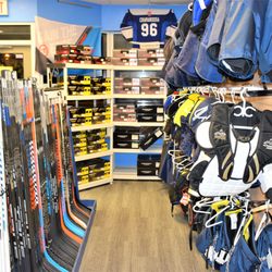 Hockey Lion - Pants and Stick Rack