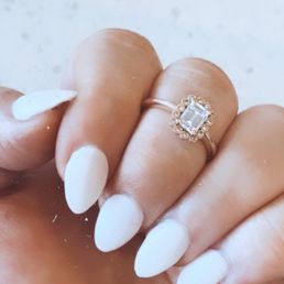 Matte white dip nails almond shape Matte white dip nails almond shape
