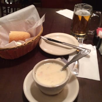 Erin Pub - Clam chowder, rolls and a Harp - Pubs Near Me - Norwood, Pennsylvania