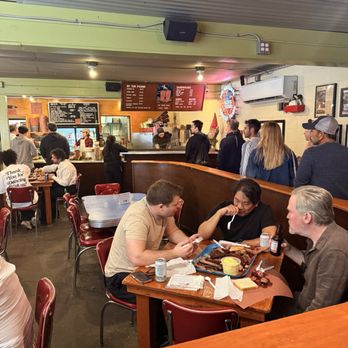 Franklin Barbecue - Indoor seating - Barbeque Near Me - Austin, Texas Franklin Barbecue - Indoor seating - Barbeque Near Me - Austin, Texas