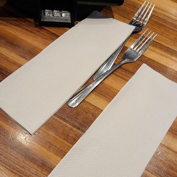 Chili's - Waiter threw paper towels,  not napkins on table - Tex-Mex Near Me - Spanish Fork, Utah
