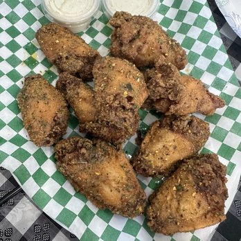 Piccolo Pizza - Jumbo Chicken Wings - Pizza Near Me - Las Vegas, Nevada Piccolo Pizza - Jumbo Chicken Wings - Pizza Near Me - Las Vegas, Nevada